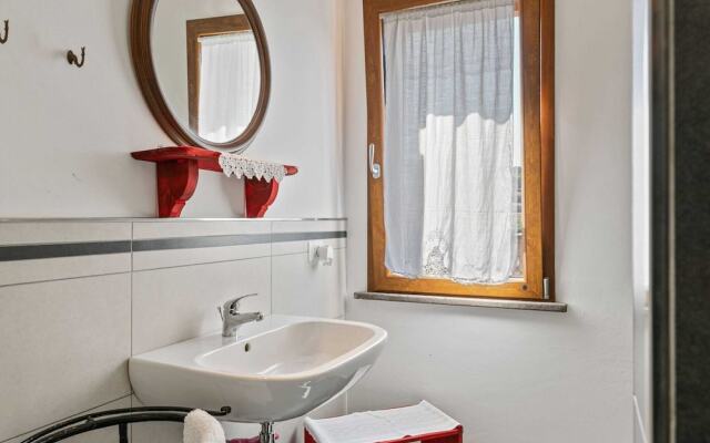 Relaxing Bosa Stay With Veranda