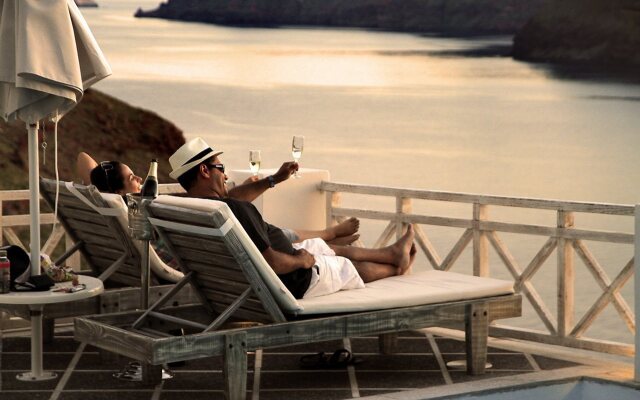 Oia Mare Villas
