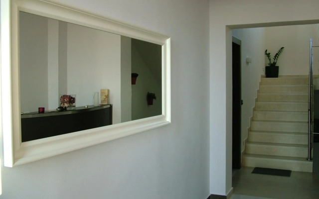 Sugar and Almond - Luxury Apartments
