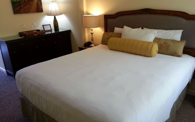 Vendange Carmel Inn & Suites