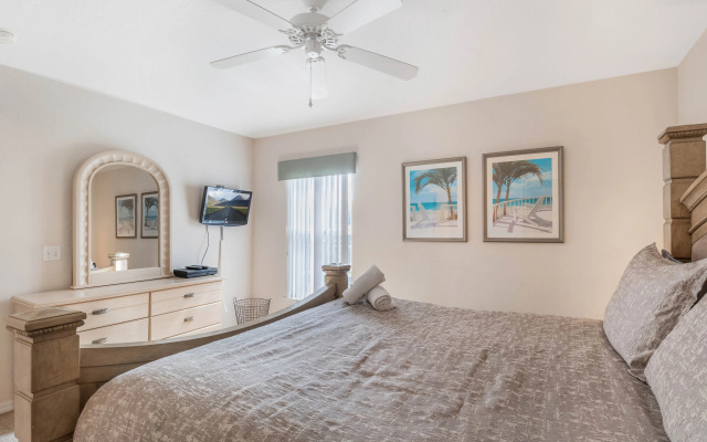 TCR1008RP - 5 beds pool home - Gated community