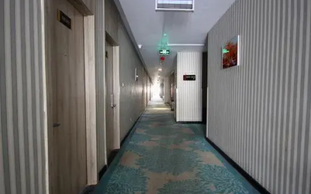 Xianyang Yifan Manju Hotel