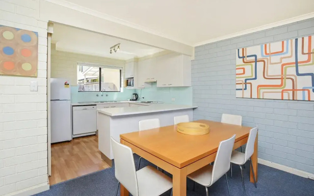 South Seas - Port Elliot Beachfront Apt - Wifi