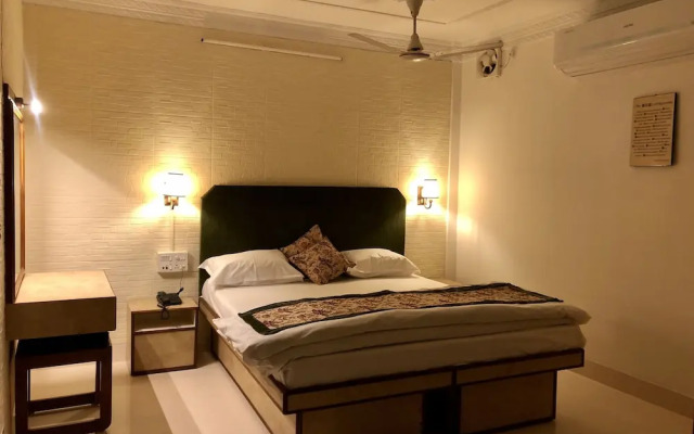 Hotel Saluja