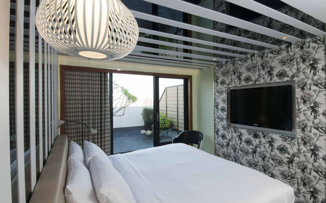 Royal Hotel Group Central Park Branch