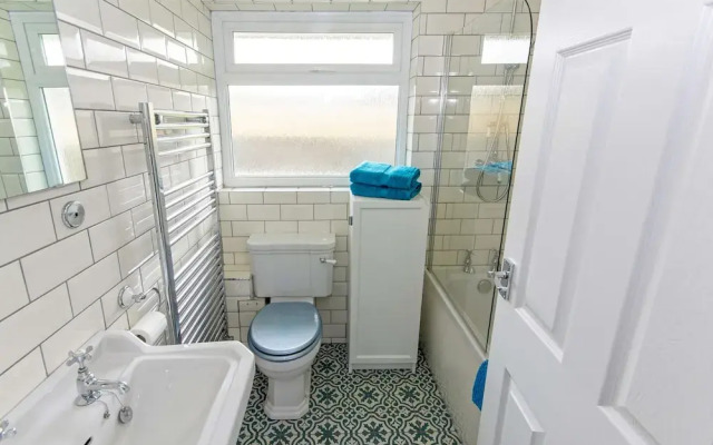 Sandbanks Sleeps 4 Beach Pass & 1 Dog