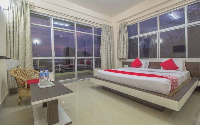 OYO 28084 Hotel Pangolin