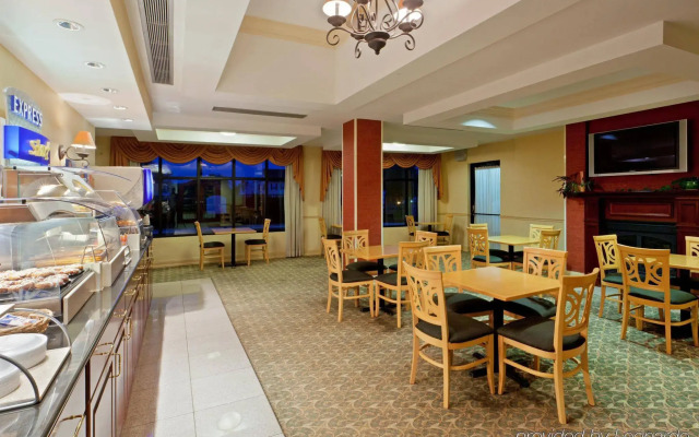 Holiday Inn Express North East by IHG