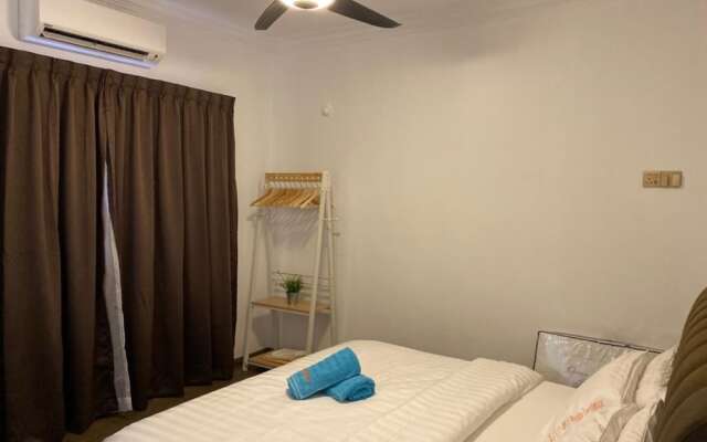 Nomadic Town House by Oyo