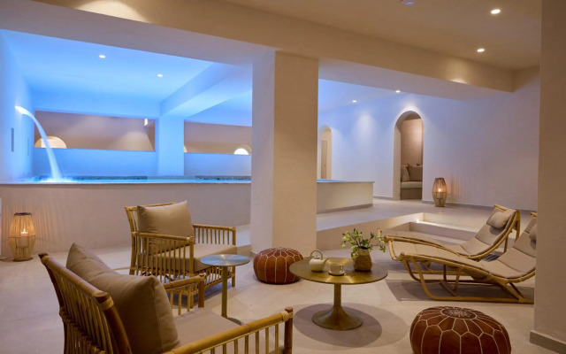 Lucy Hotel
