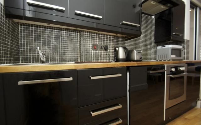 Cambridge Road Studio by Brighton Holiday Lets