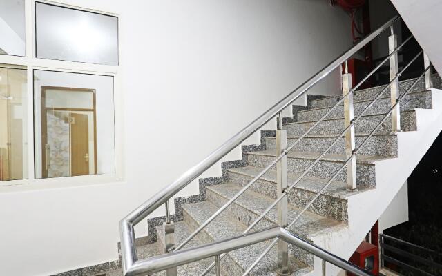 OYO 40002 Hotel The Rejoice