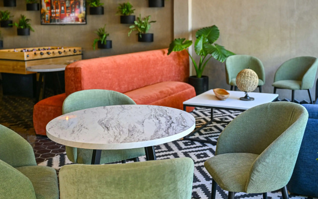 Vista Express Guadalajara Expo SureStay Collection by BW