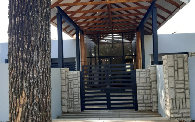 The Hank Guesthouse Pty Ltd