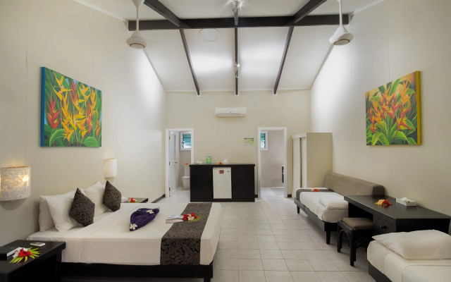 Plantation Island Resort