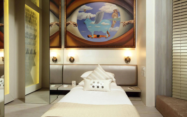 Le Sutra Hotel
