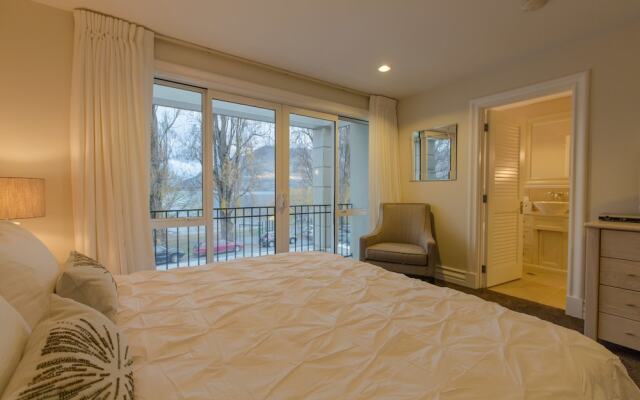 Lake Esplanade Villa