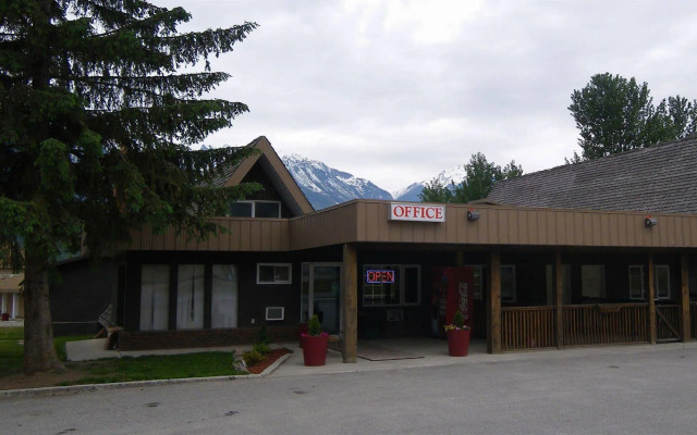 Selkirk Inn