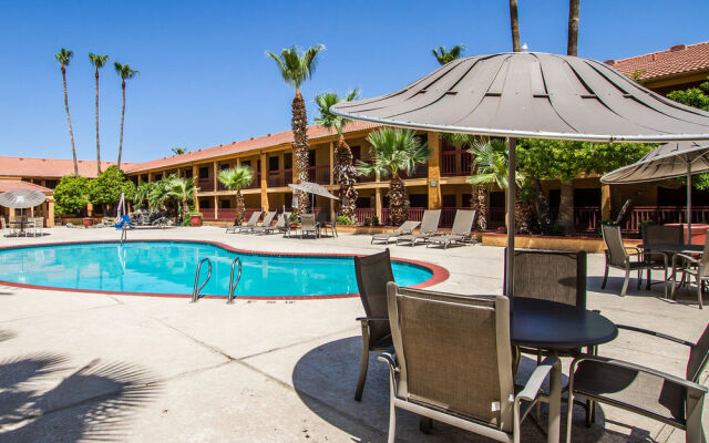 QUALITY INN &amp; SUITES MESA