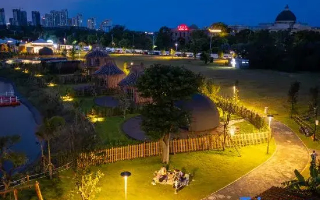 Sanqian Yinhe International Camping Hotel