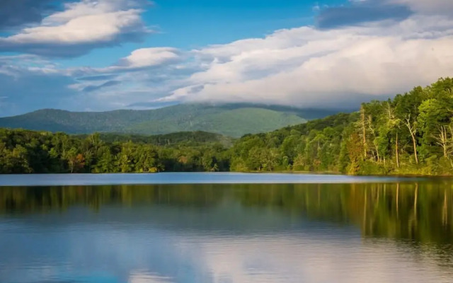 Mountainaire Inn and Log Cabins