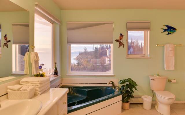 Oceanfront Kenai Villa w/ Fireplace & Deck