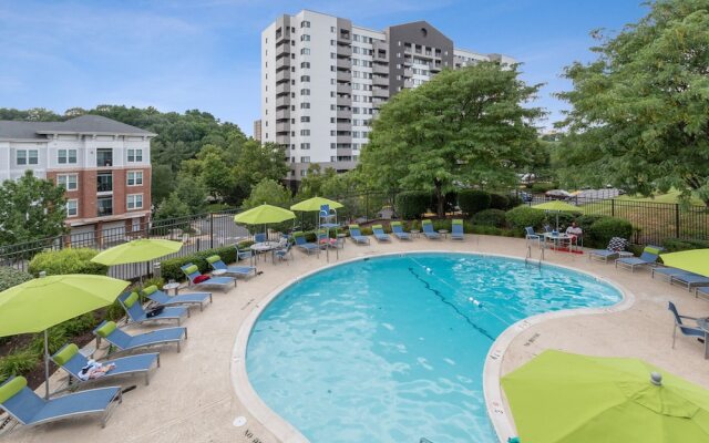 The Luxe Suites of Alexandria