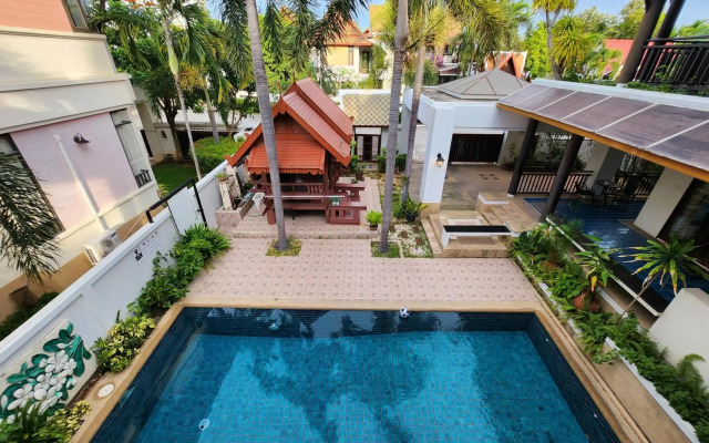 Punnapha Pool Villa  Pattaya
