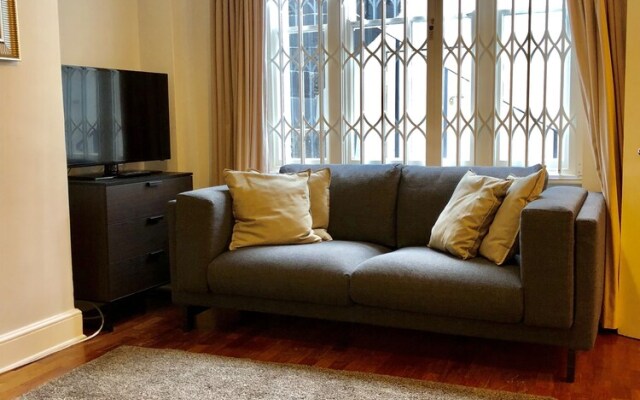 Victoria Station Apartment