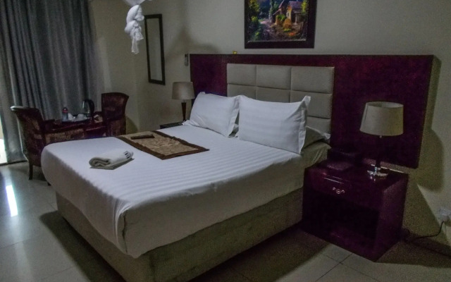 Four Pillars Lodge