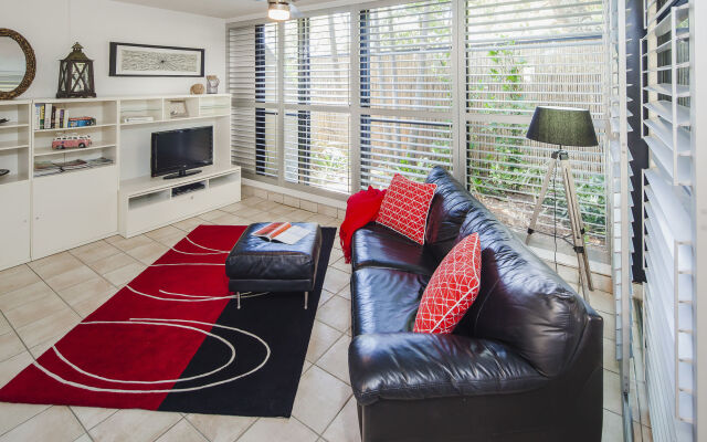 Julians Apartments