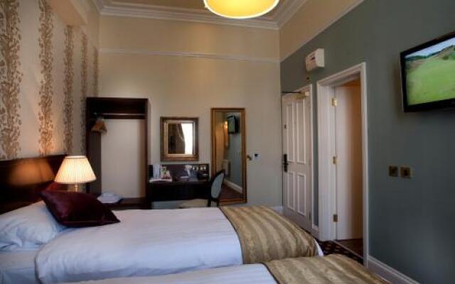 Cabot Court Hotel