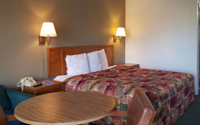 Travelers Inn & Suites