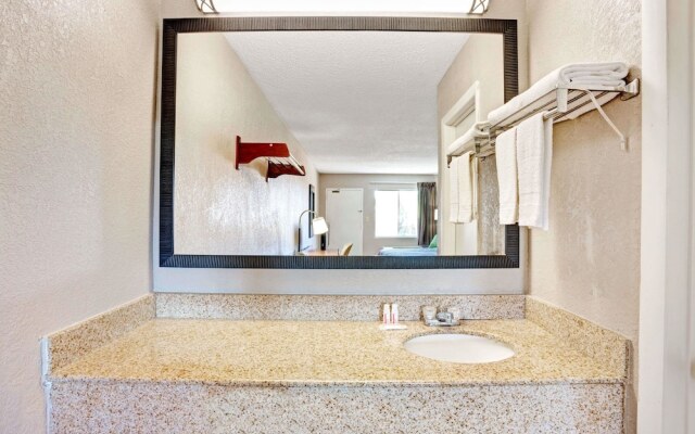 Super 8 Fredericksburg