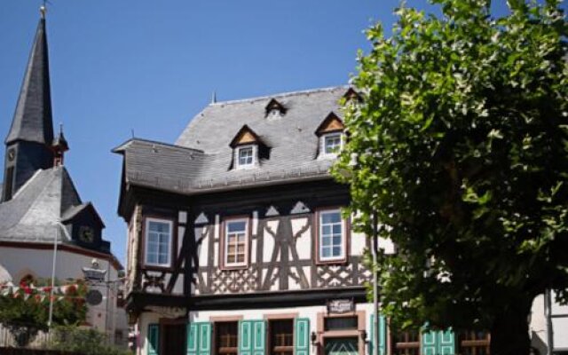 Hotel & Weinhaus Zur Krone