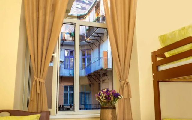 Post House Rooms