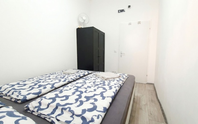 Enkplatz U3- Affordable 5BR shared Apt.