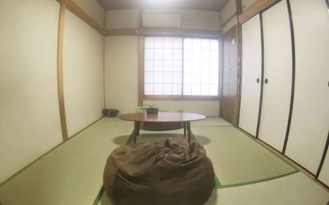 Hanazono Kita Terrace House