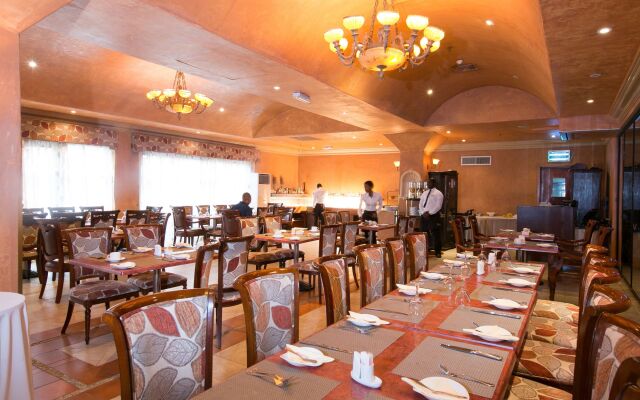 Victoria Crown Plaza Hotel