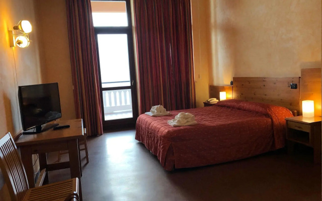 Pràcatinat Hotel & Restaurant