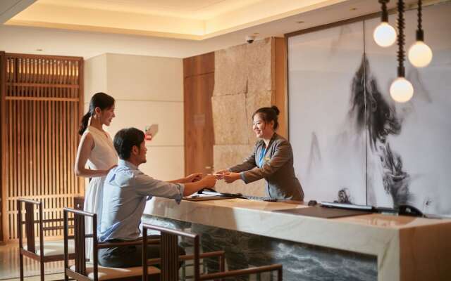 Bright QiandaoLake Resort