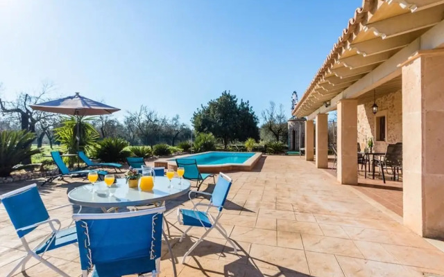 Villa - 4 Bedrooms with Pool and WiFi - 104238