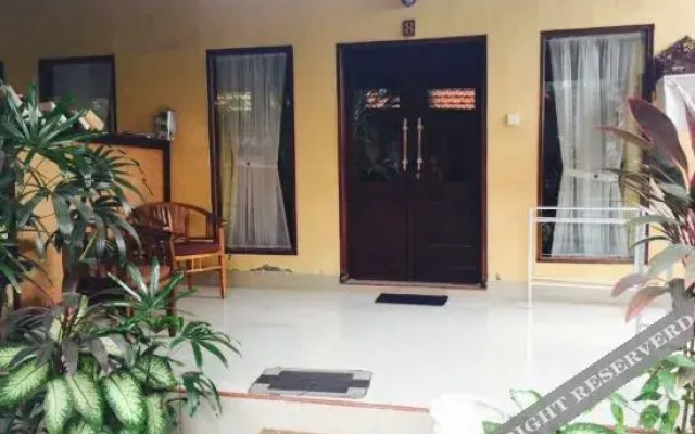 Putu Guest House