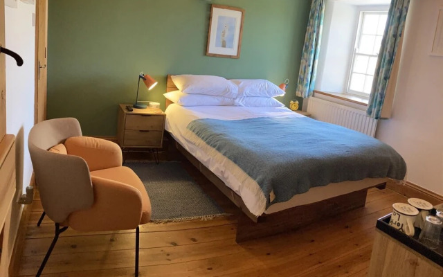 Riverside B & B