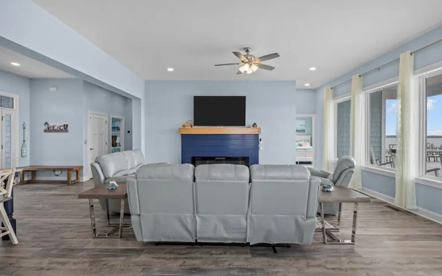 Straits Serenity 3 Bedroom Home by RedAwning