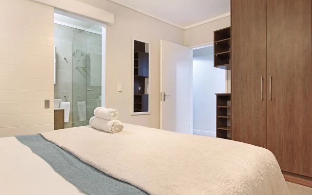 WatersEdge Aparthotel