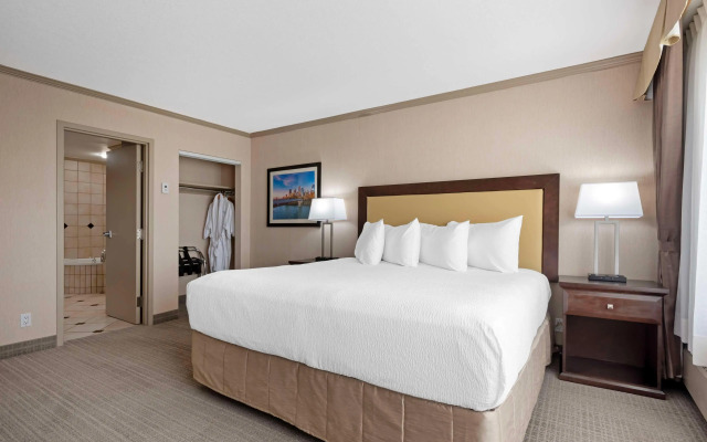 Best Western Plus Port O'Call Hotel