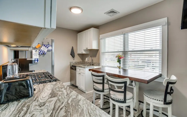 Bright Duplex Condo: Walk to Brigantine Beach!
