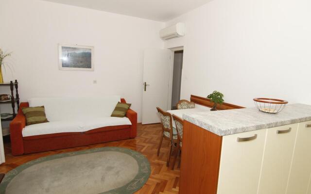 Apartment Tomy