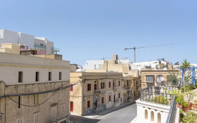 Stunning 4 Bedroom Apart. Near Balluta Bay